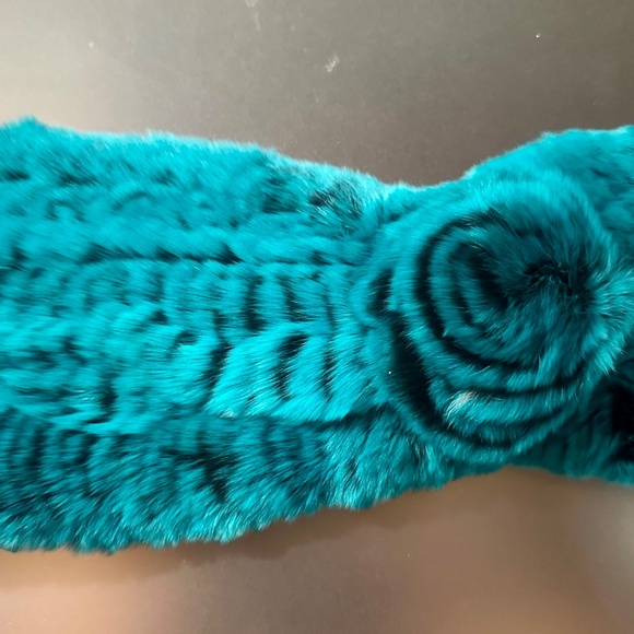 NEW/w tags Julian Gold Women's Scarf in deep Aqua & black accents 35" X 4.5" - Picture 6 of 8